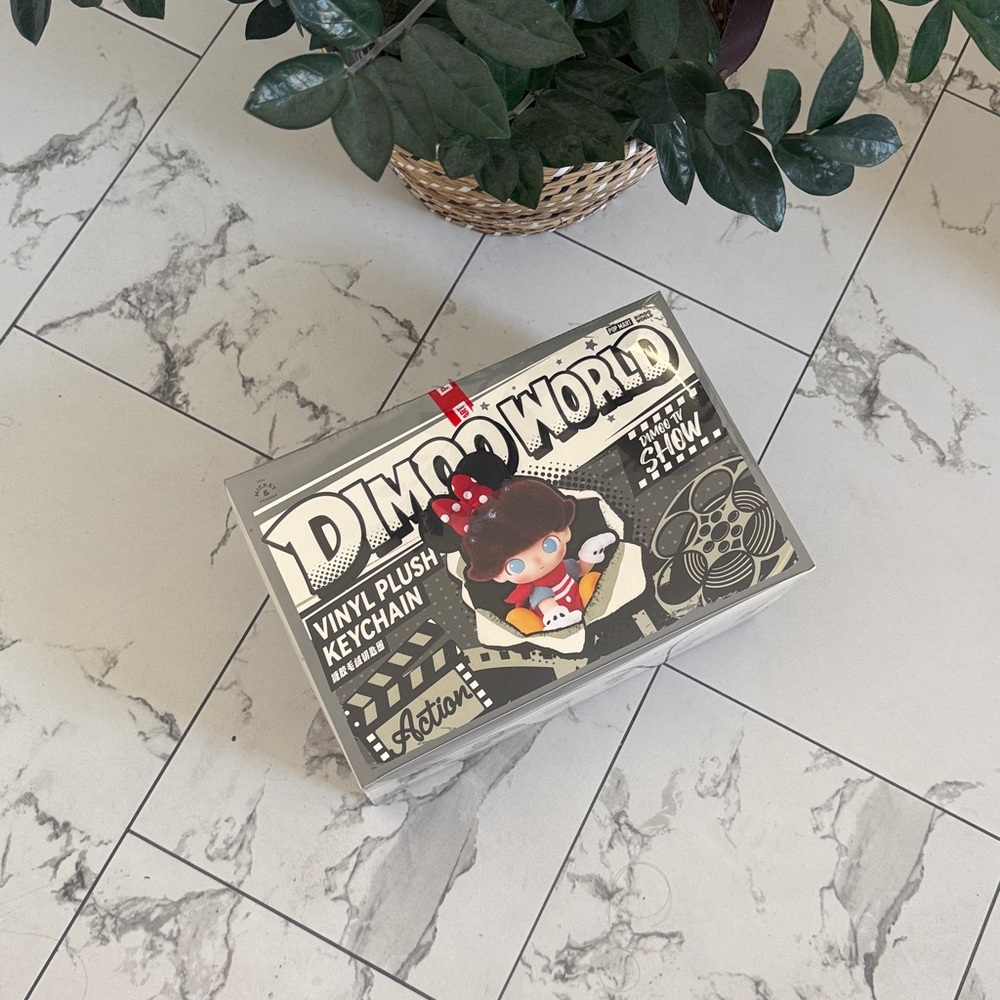 Dimoo World Plush Keychain - Picture 4 of 4